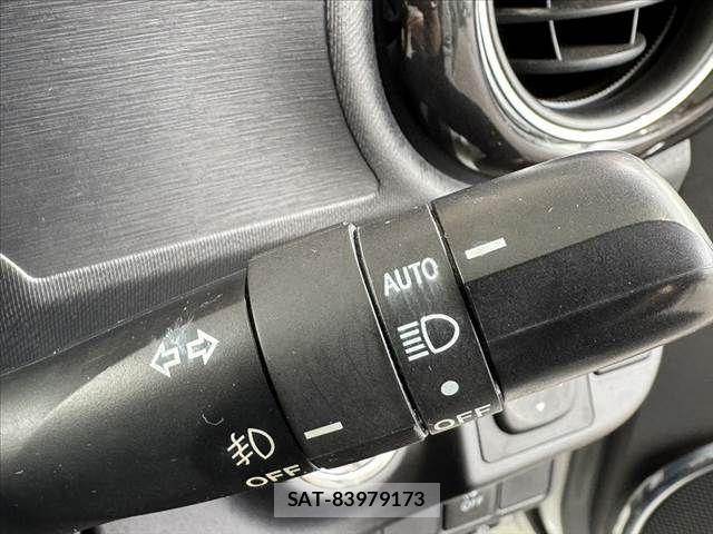 Toyota AQUA 2014-04 7057425-26