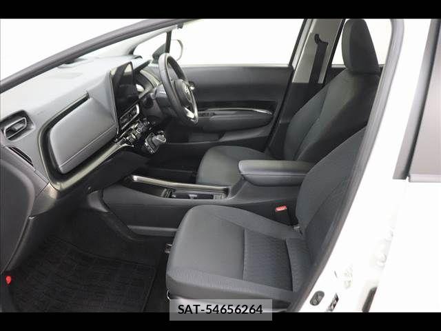 Toyota AQUA 2022-01 7057412-11