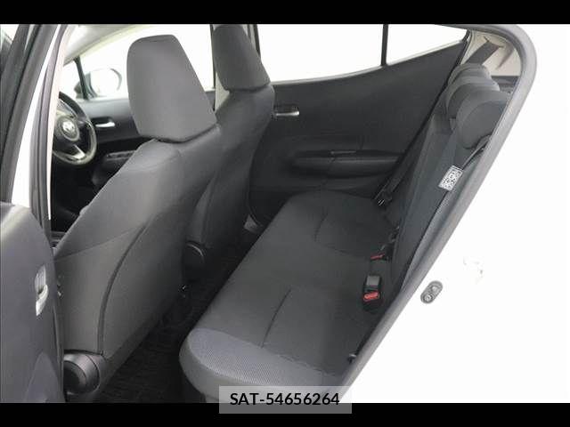 Toyota AQUA 2022-01 7057412-12