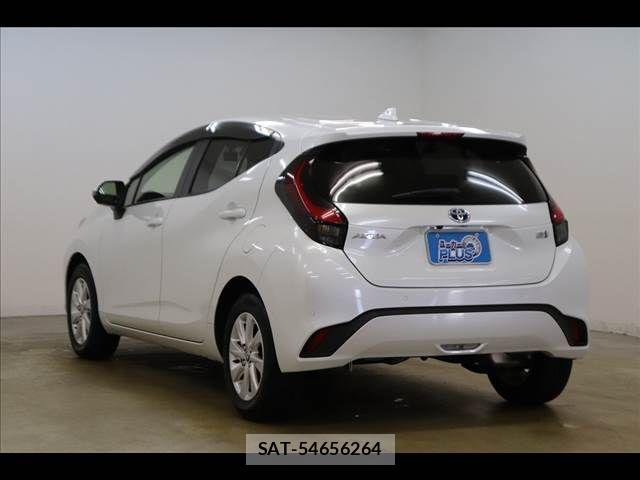 Toyota AQUA 2022-01 7057412-19