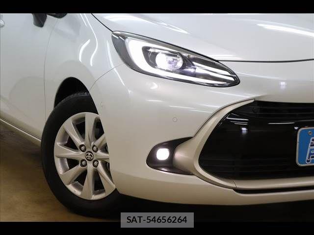 Toyota AQUA 2022-01 7057412-22