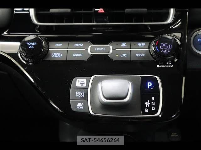 Toyota AQUA 2022-01 7057412-3