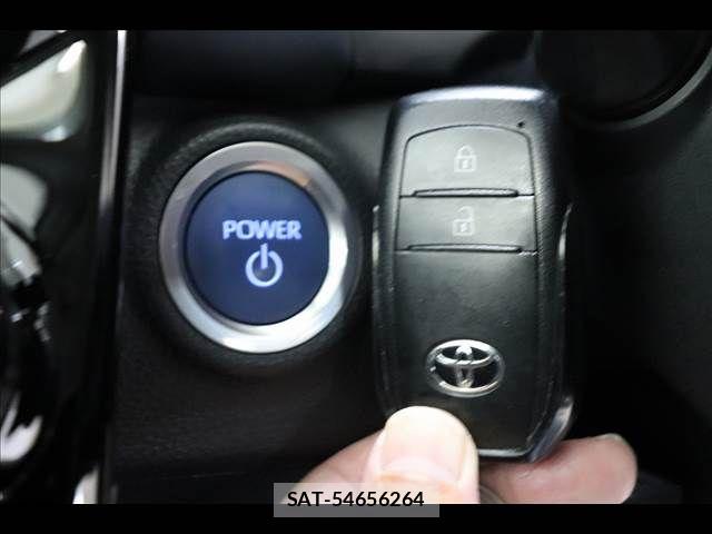 Toyota AQUA 2022-01 7057412-7