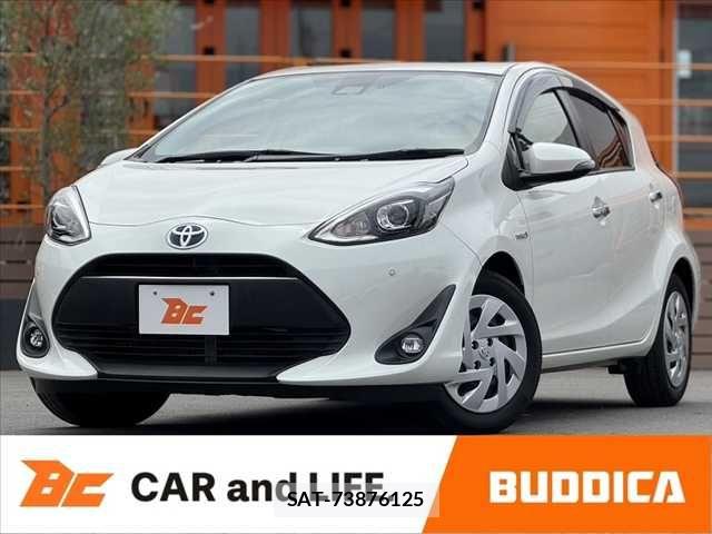 Toyota AQUA 2018-02 7057418-0