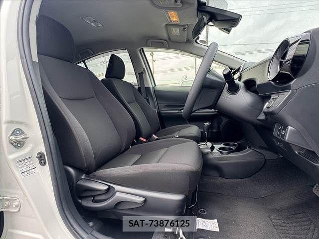 Toyota AQUA 2018-02 7057418-15
