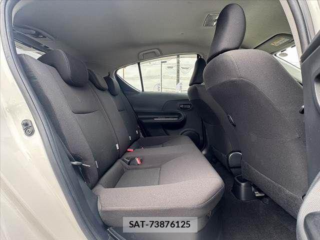 Toyota AQUA 2018-02 7057418-19