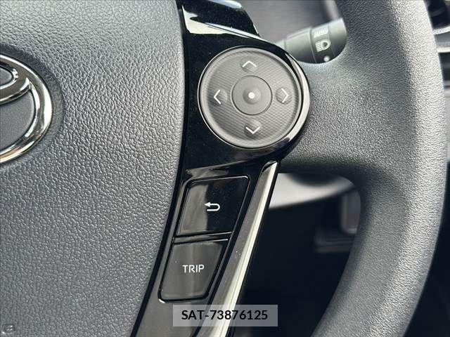 Toyota AQUA 2018-02 7057418-26