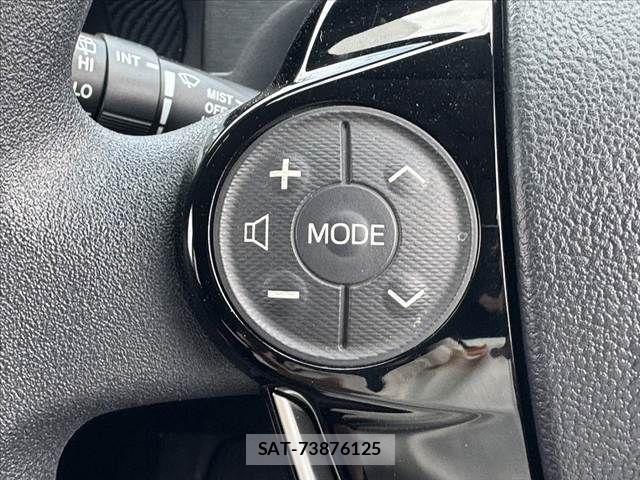 Toyota AQUA 2018-02 7057418-27