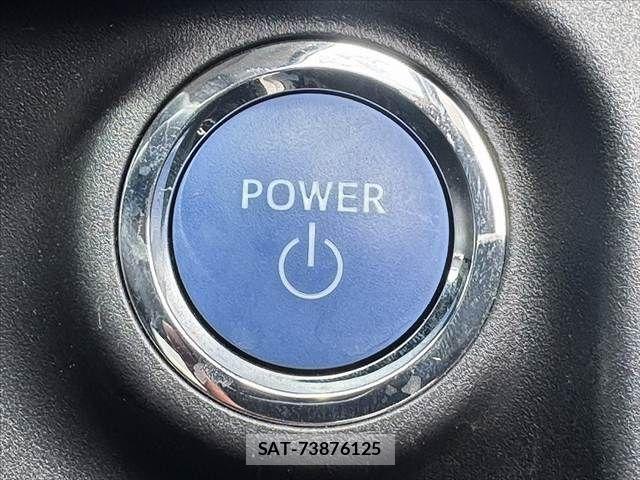 Toyota AQUA 2018-02 7057418-5
