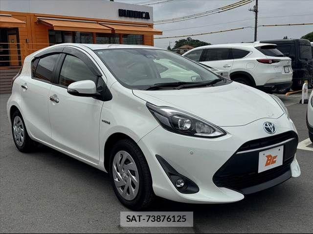 Toyota AQUA 2018-02 7057418-7