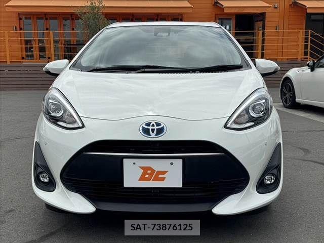 Toyota AQUA 2018-02 7057418-8