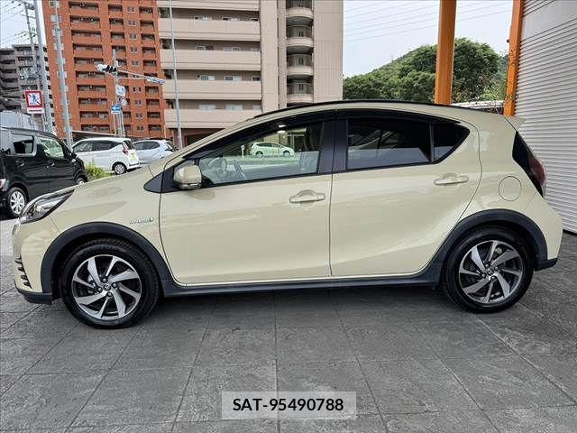 Toyota AQUA 2019-09 7057409-10
