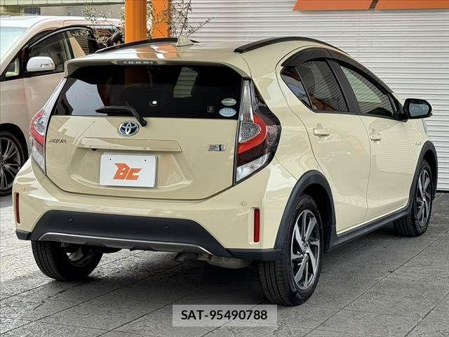 Toyota AQUA 2019-09 7057409-12