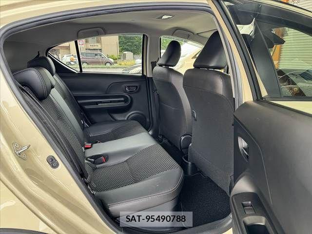 Toyota AQUA 2019-09 7057409-16