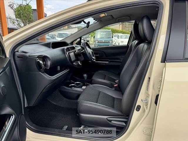 Toyota AQUA 2019-09 7057409-17