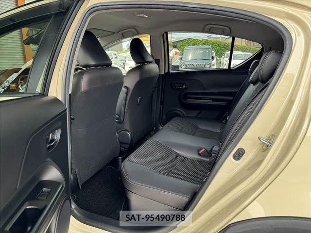 Toyota AQUA 2019-09 7057409-18
