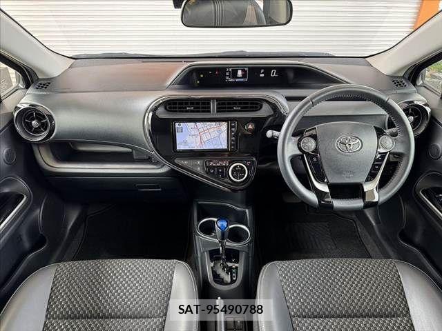 Toyota AQUA 2019-09 7057409-1