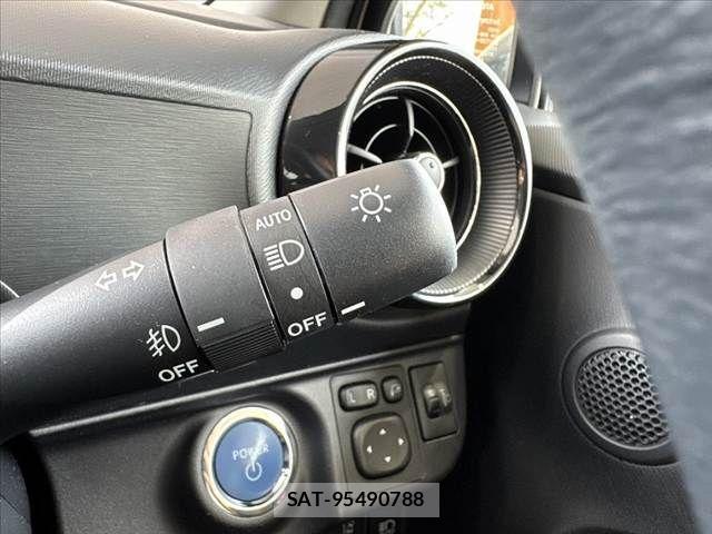 Toyota AQUA 2019-09 7057409-28