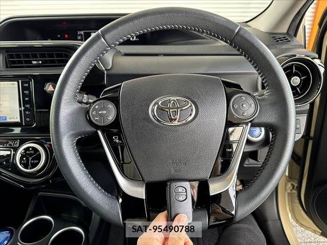 Toyota AQUA 2019-09 7057409-6