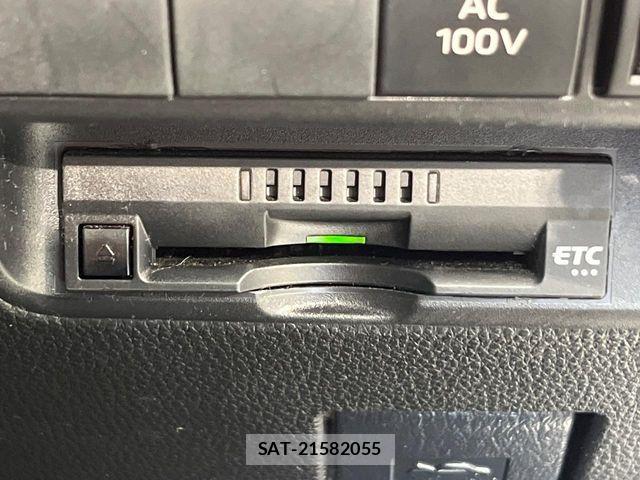 Toyota AQUA 2023-03 7057424-6