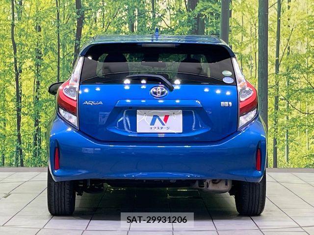 Toyota AQUA 2017-06 7057438-14