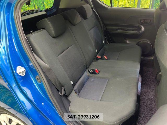 Toyota AQUA 2017-06 7057438-8