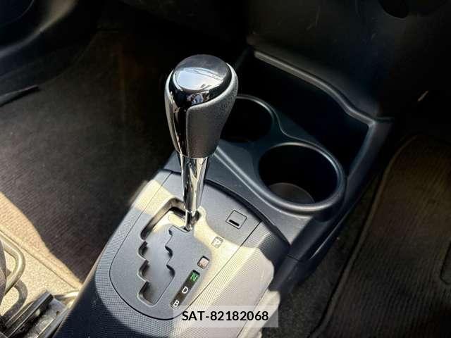 Toyota AQUA 2021-05 7057428-9