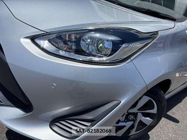 Toyota AQUA 2021-05 7057428-4