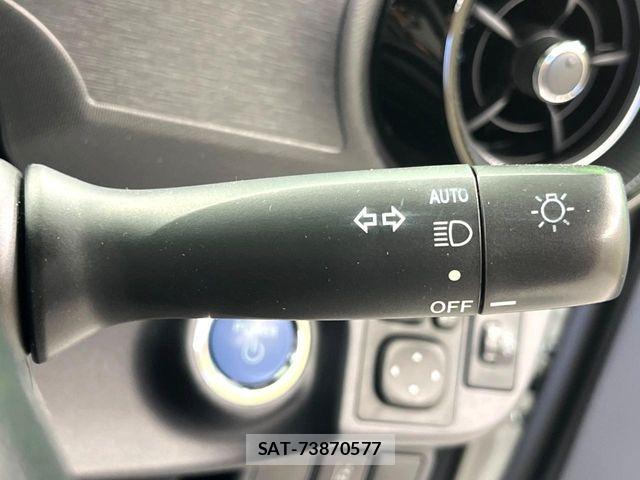 Toyota AQUA 2018-03 7057426-7