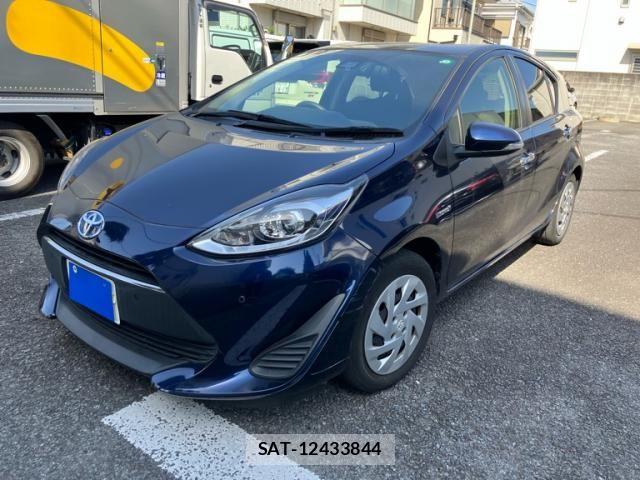 Toyota AQUA 2019-06 7057437-0