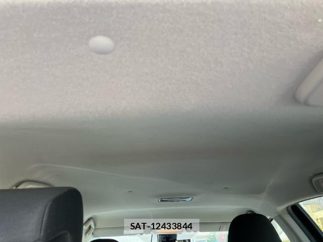 Toyota AQUA 2019-06 7057437-13