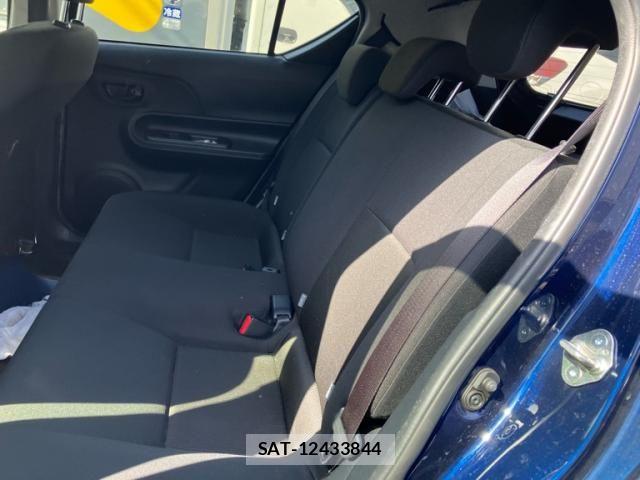 Toyota AQUA 2019-06 7057437-15