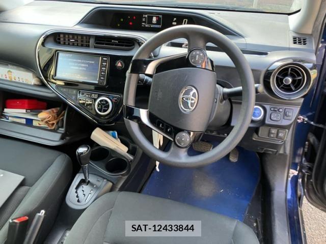Toyota AQUA 2019-06 7057437-18