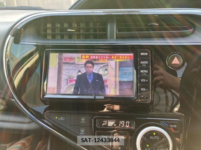 Toyota AQUA 2019-06 7057437-23