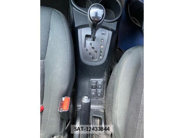 Toyota AQUA 2019-06 7057437-25