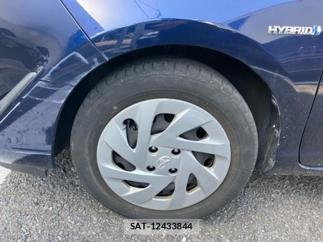 Toyota AQUA 2019-06 7057437-7