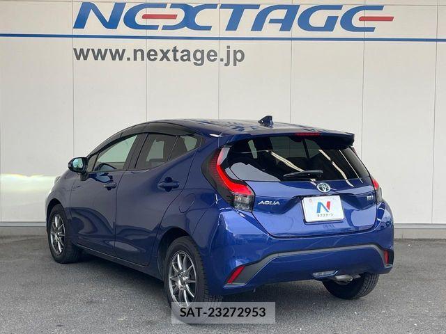 Toyota AQUA 2023-08 7057410-17