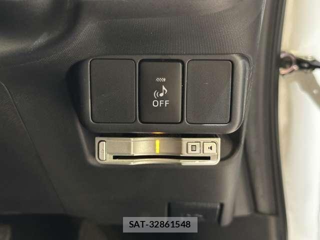 Toyota AQUA 2015-10 7057443-13