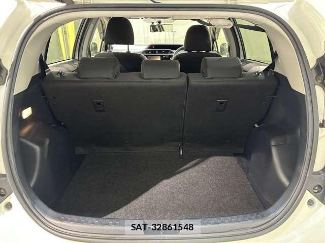 Toyota AQUA 2015-10 7057443-25