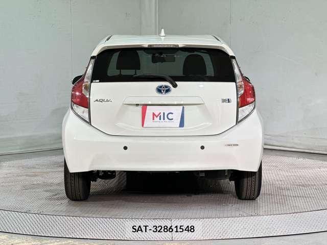 Toyota AQUA 2015-10 7057443-5
