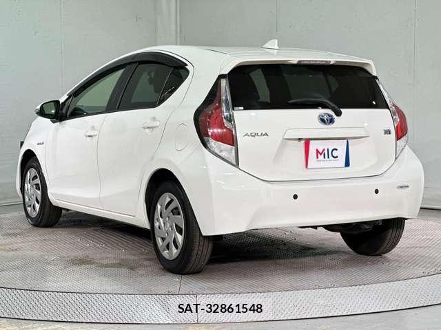 Toyota AQUA 2015-10 7057443-6