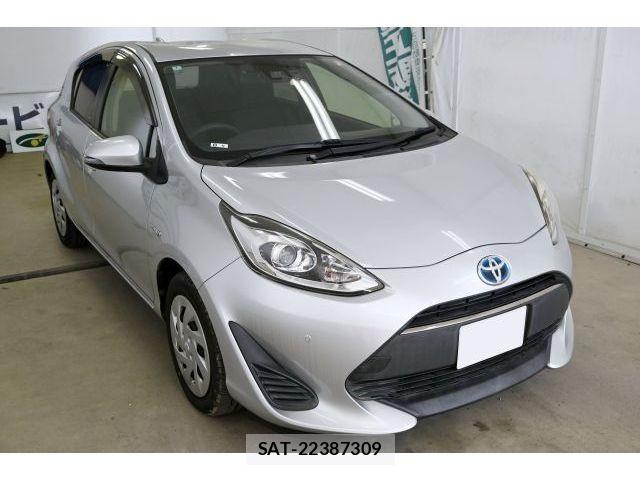Toyota AQUA 2018-07 7057445-0