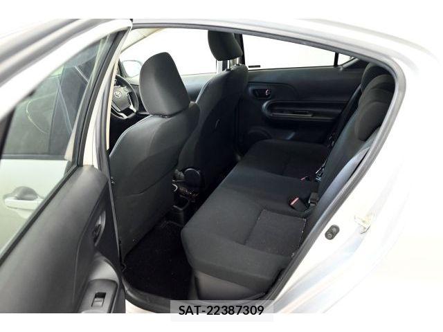 Toyota AQUA 2018-07 7057445-9