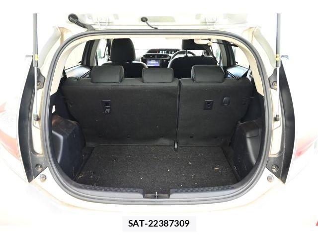 Toyota AQUA 2018-07 7057445-10