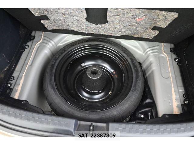 Toyota AQUA 2018-07 7057445-11