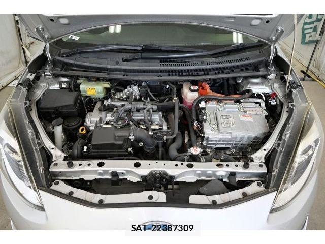 Toyota AQUA 2018-07 7057445-13