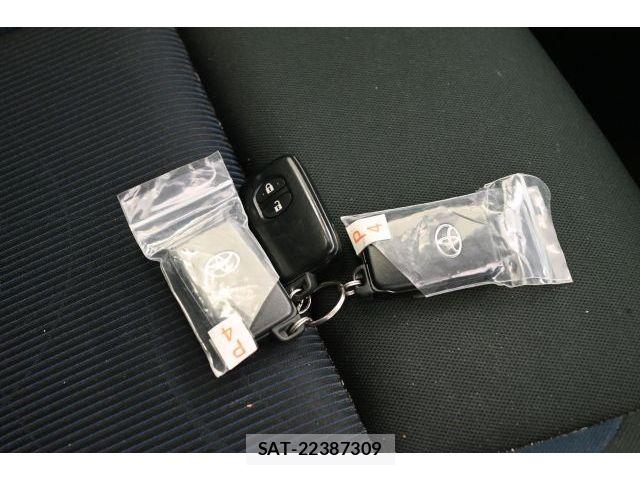 Toyota AQUA 2018-07 7057445-26