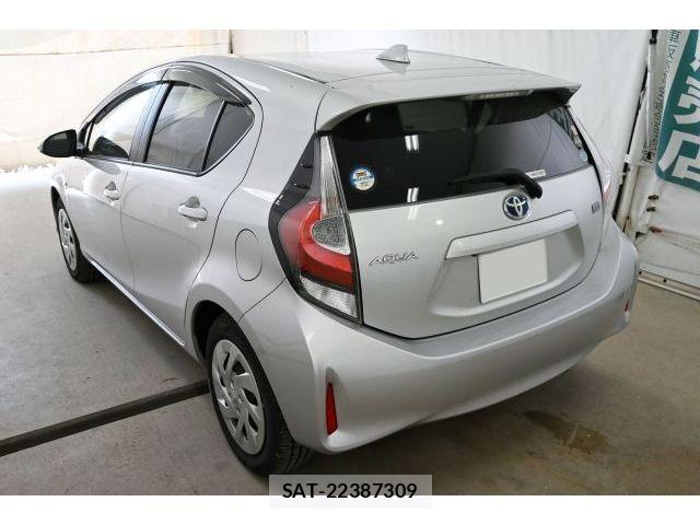 Toyota AQUA 2018-07 7057445-2