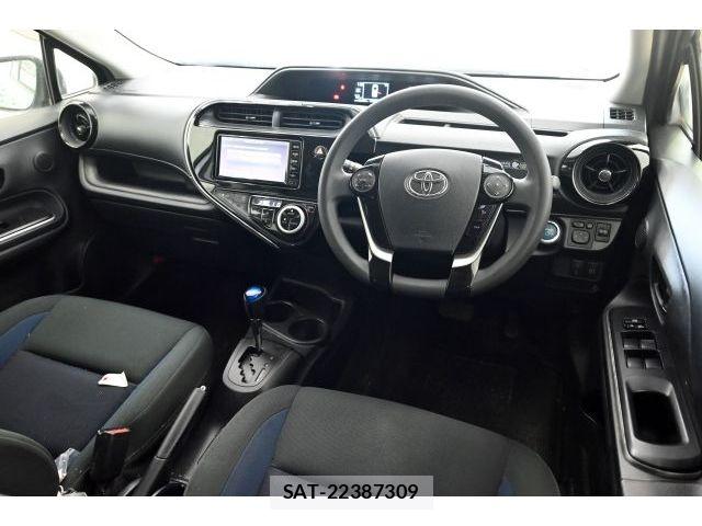 Toyota AQUA 2018-07 7057445-5