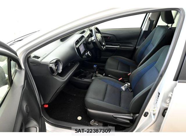 Toyota AQUA 2018-07 7057445-7
